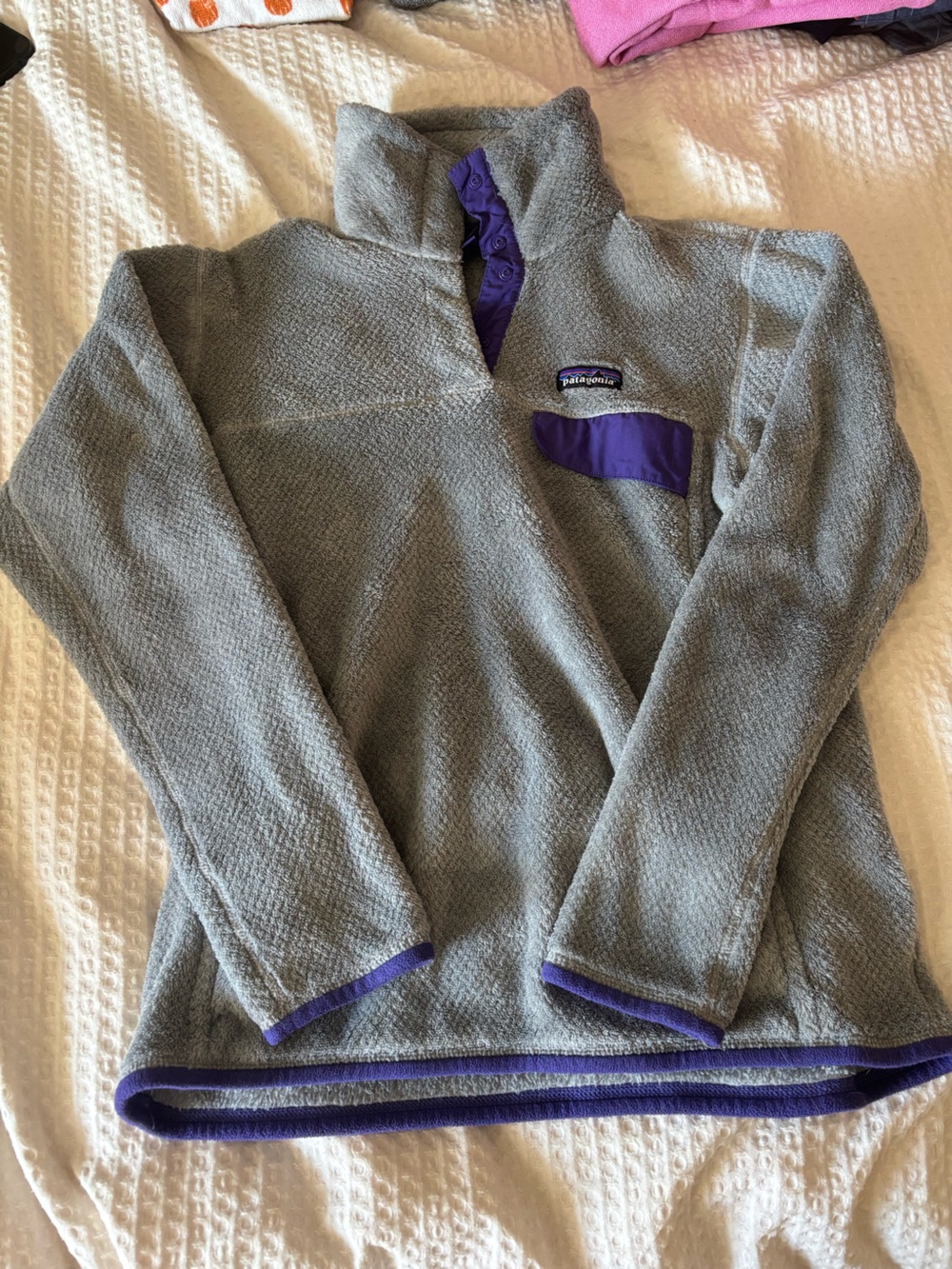 Patagonia Men’s Gray Crewneck Fleece with Purple Trim